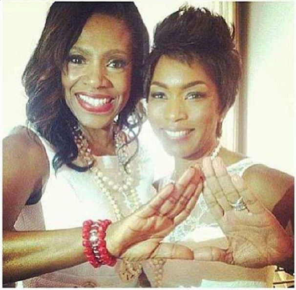 Sheryl Lee Ralph and Angela Bassett
