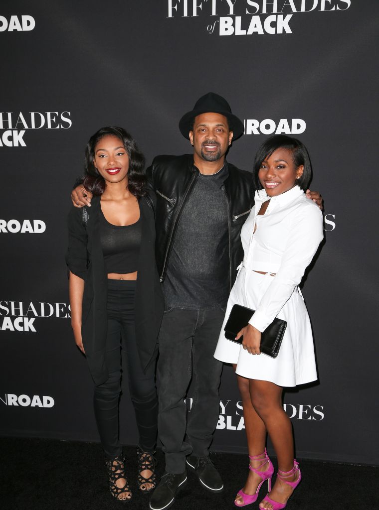 Mike Epps and his two daughters