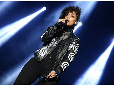 Alicia Keys was smokin’ hot in the 2006 movie ‘Smokin’ Aces’ and ‘Empire’.