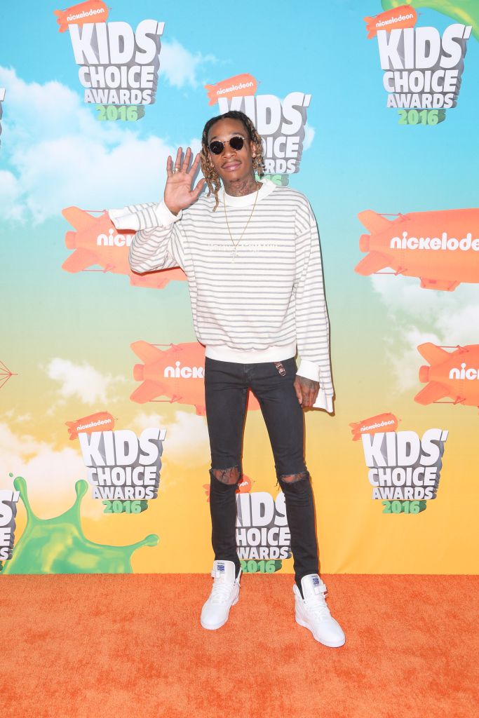 03/12/2016 - Wiz Khalifa - Nickelodeon's 2016 Kids' Choice Awards - Arrivals - The Forum - Inglewood, CA, USA - Keywords: Vertical, Arrival, Attending, People Person, Award, Television Show, Film, Portrait, Photography, Film Industry, Fashion, Arts Culture and Entertainment, Celebrity, Celebrities, Nickelodeon Kids' Choice Awards, Topix, Bestof, 29th Annual Nickelodeon Kids' Choice Awards, California Orientation: Portrait Face Count: 1 - False - Photo Credit: PRPhotos.com - Contact (1-866-551-7827) - Portrait Face Count: 1