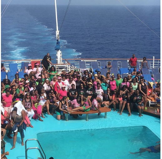 The AKA’s pose for a group cruise pic.