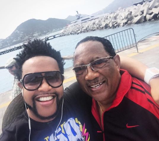 Celebrity host Jawn Murray and Dr. Bobby Jones snap a selfie while in St. Maarteen