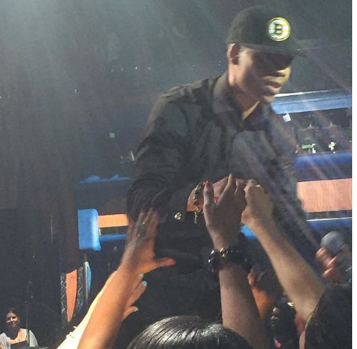 Ronnie DeVoe rocks the night.