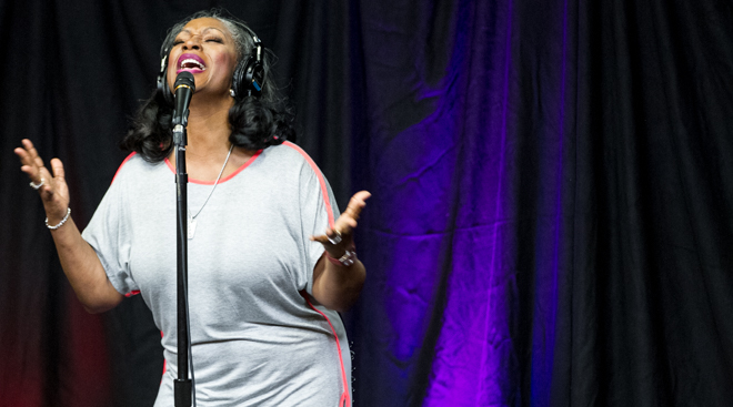 Regina Belle