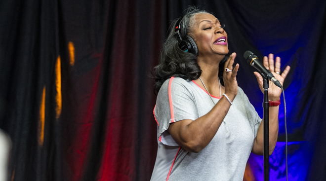 Regina Belle