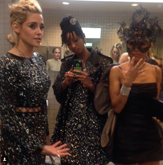 Kristen Stewart, Willow Smith, Zoe Kravitz found a bathroom and snapped a selfie once inside.
