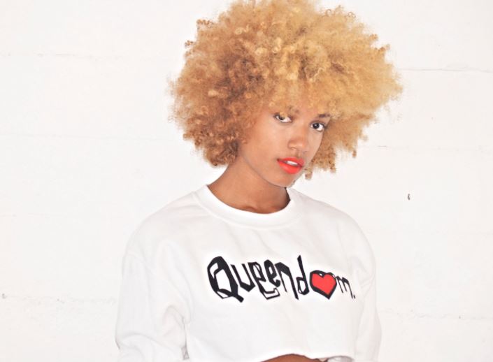 Queendom Tee
