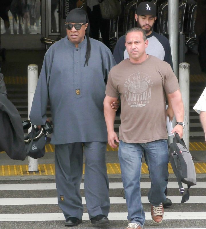 Stevie Wonder leaving LAX
