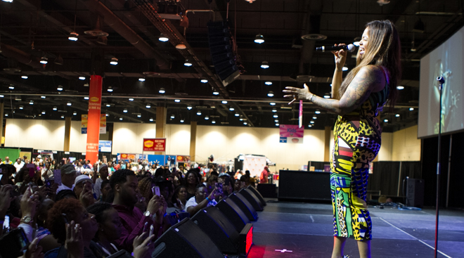 Chrisette Michele, Celebrity Autograph Signings