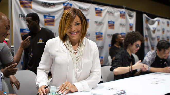 Chrisette Michele, Celebrity Autograph Signings