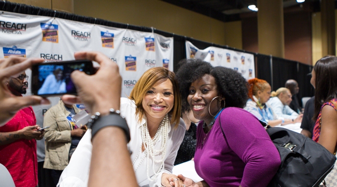 Chrisette Michele, Celebrity Autograph Signings