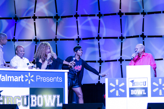 fr16-day3-expo-stage-45