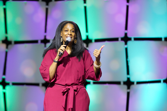 fr16-day3-expo-stage-95