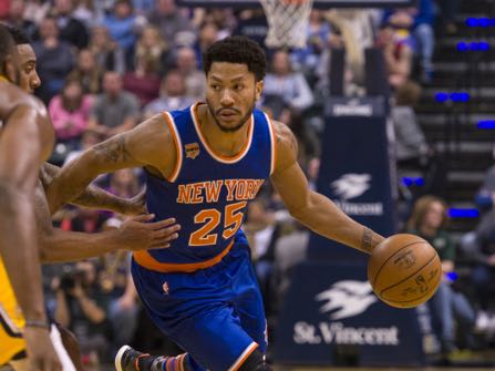 New York Knicks guard Derrick Rose (25) drives the ball into the Indiana Pacer's defense during the first half of an NBA basketball game, Saturday, Jan. 7, 2017, in Indianapolis. (AP Photo/Doug McSchooler)