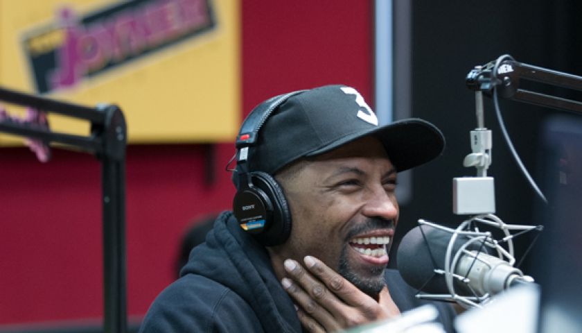 Everything We Know About Deon Cole S Black Comedy Average Joe