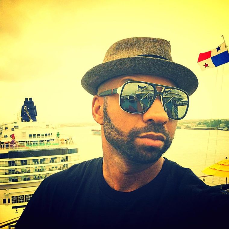 The Fantastic Voyage 2017 has a handsome photographer aboard.