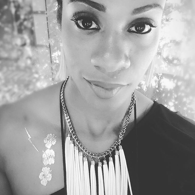 More beautiful ladies aboard.