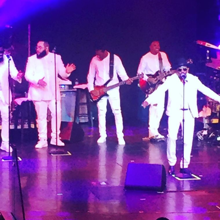 When Anthony Hamilton sings, you know collard greens are cooking somewhere.