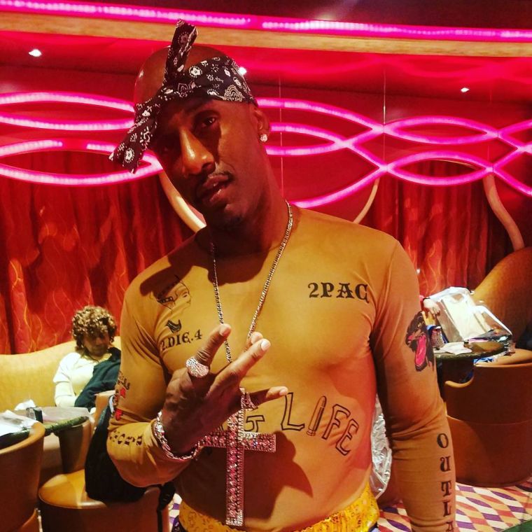 We have to give it to Damon Williams for best costume.