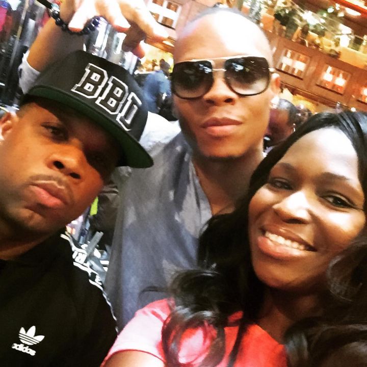 Michael Bivins and Ronnie DeVoe make some new friends.
