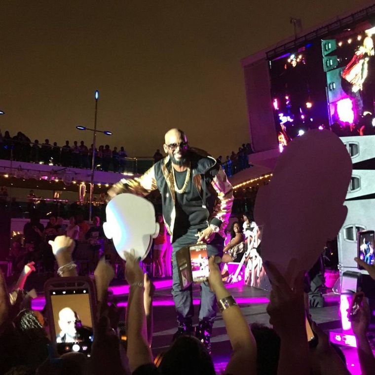 R. Kelly is a showman’s showman.