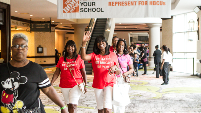 2017 Allstate Tom Joyner Family Reunion: Chicken & Waffles