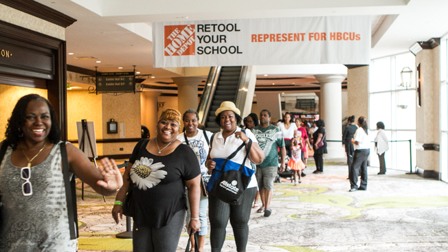 2017 Allstate Tom Joyner Family Reunion: Chicken & Waffles