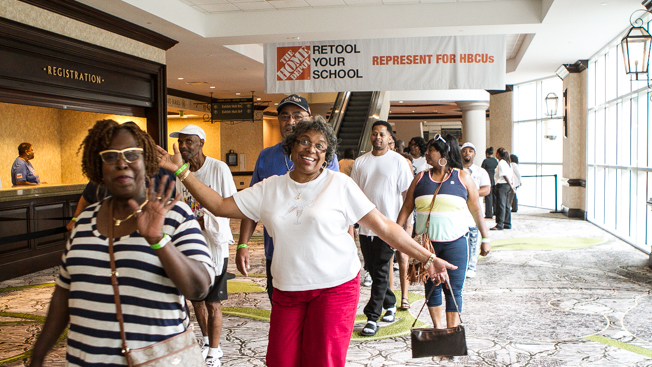 2017 Allstate Tom Joyner Family Reunion: Chicken & Waffles