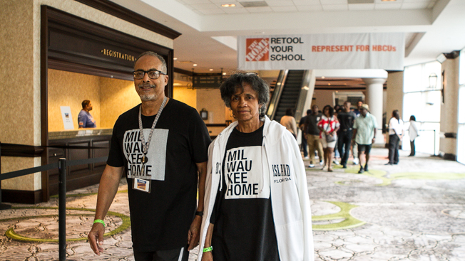 2017 Allstate Tom Joyner Family Reunion: Chicken & Waffles