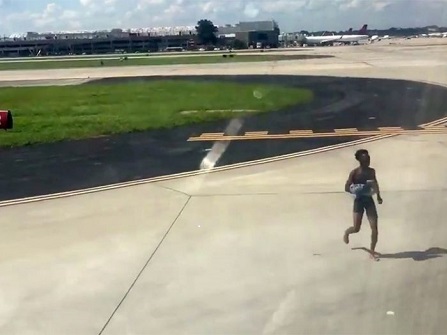 Man tries to board flight naked, says clothes affect aerodynamics | Hatke News | Inshorts