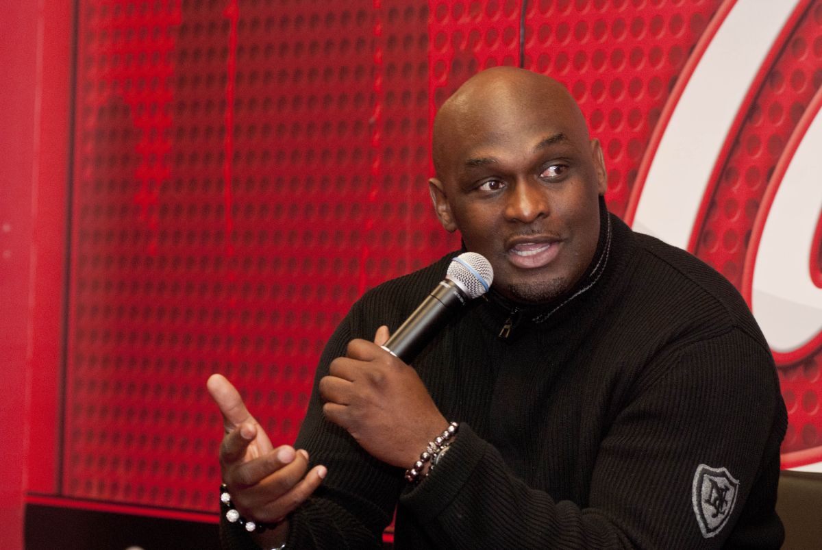 The cast of "Standing in the Shadows of Love" interview by V103 Chicago's Ramonski Luv