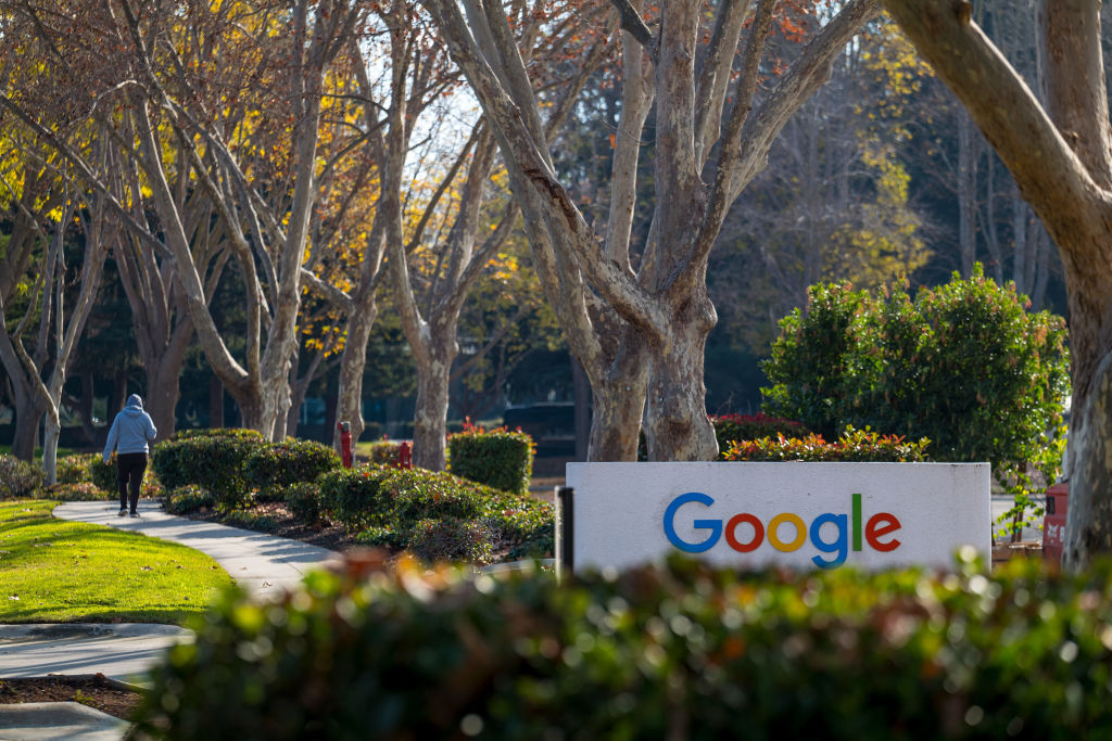 Google Illegal Deal With Facebook Alleged In Monopoly Suit