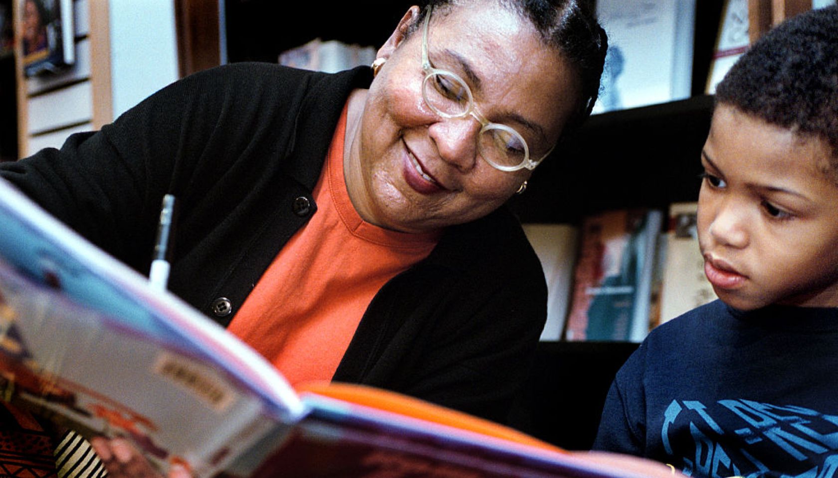 bell hooks (CQ - name spelled with lower case letters) signs he