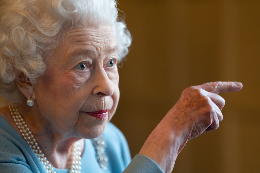 Unconfirmed Report Falsely Claims Queen Elizabeth II Has Passed Away