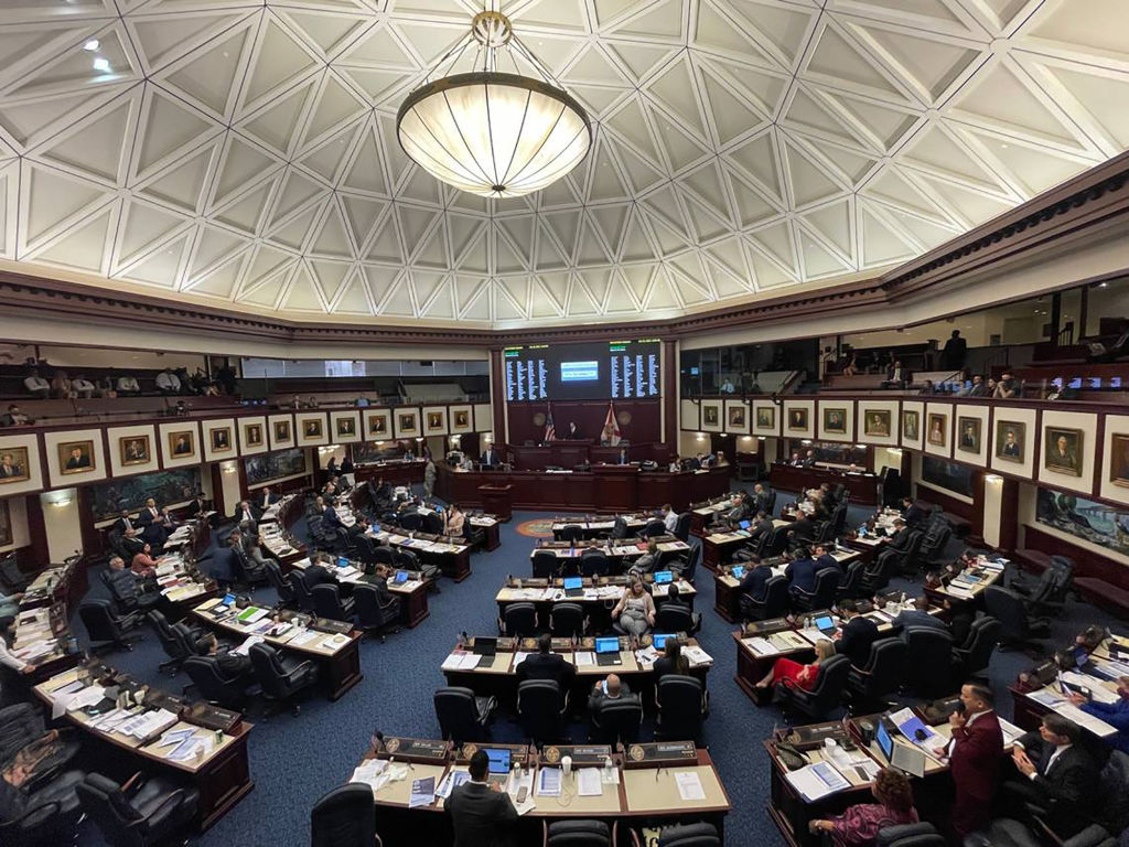 US-NEWS-FLA-SCHOOLS-LGBTQ-1-MI