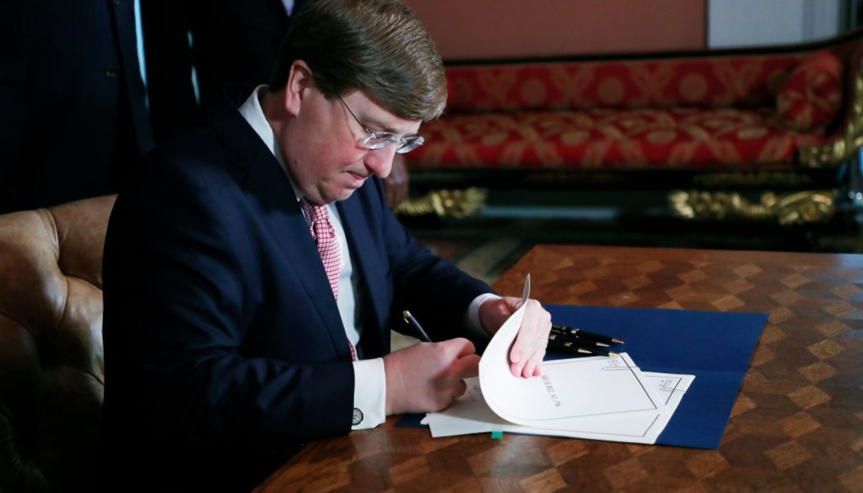 Mississippi Votes To Remove Confederate Symbols From State Flag