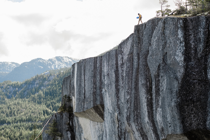Family Watches Dad Accidentally Fall To His Death In Cliff Jump Gone Wrong
