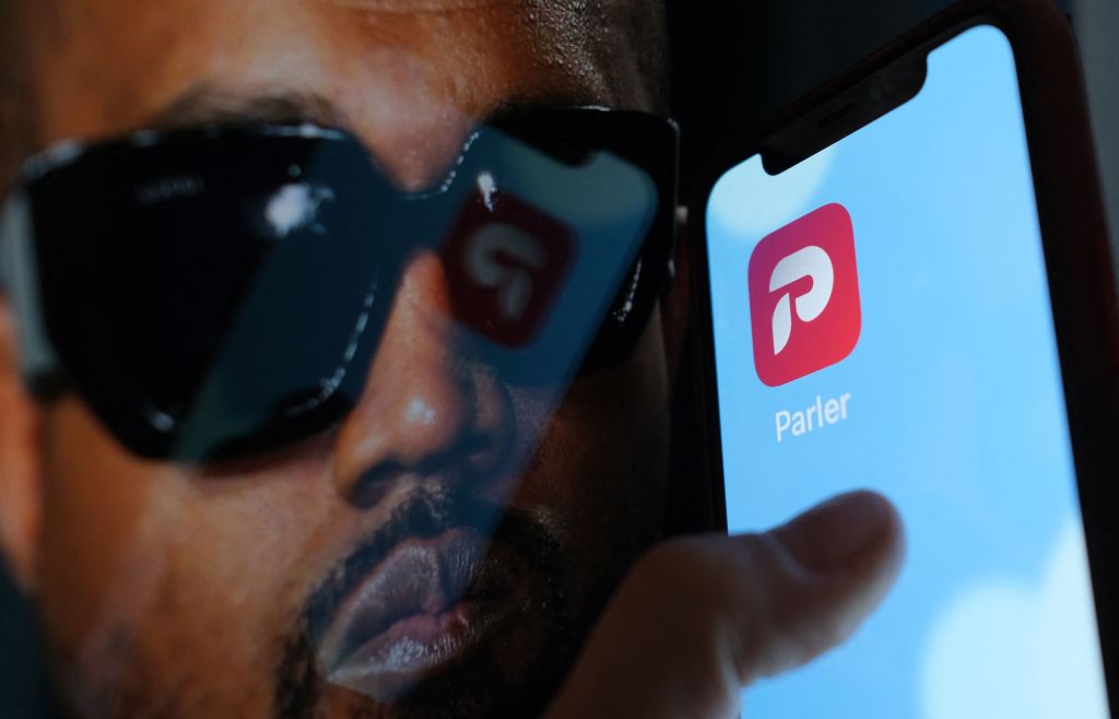 US-INTERNET-POLITICS-CELEBRITY-KANYE-PARLER