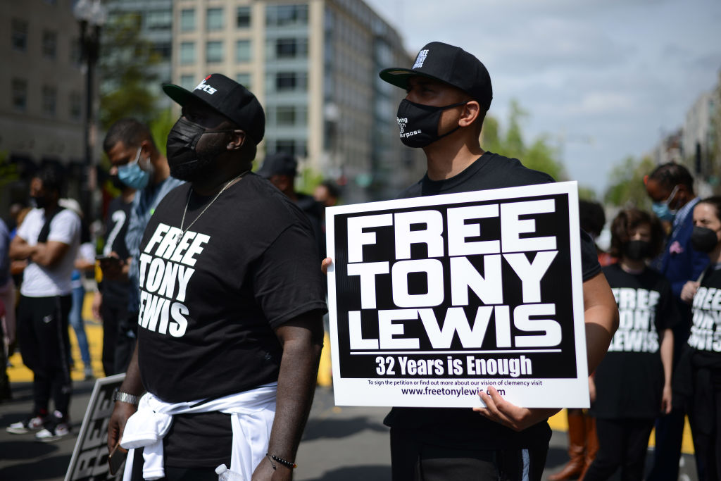Sentenced to Life in Prison For a Nonviolent Offense, Tony Lewis Sr. is Free