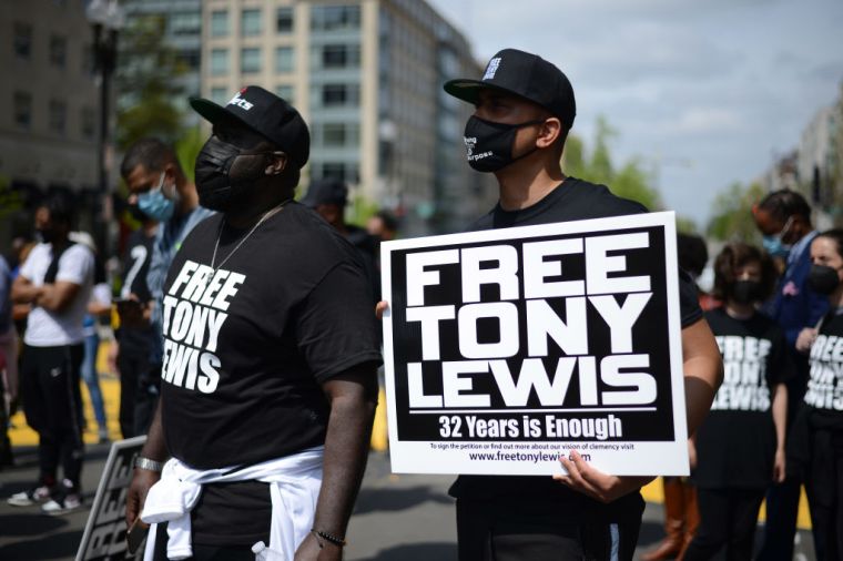 Sentenced to Life in Prison For a Nonviolent Offense, Tony Lewis Sr. is Free