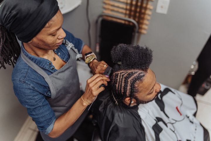 New Mobile Hairstylist’s Business Ruined By Racism Before She Could Start