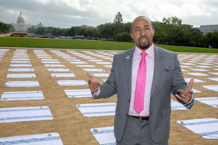 Black Man Protects Moms in Late Wife’s Memory