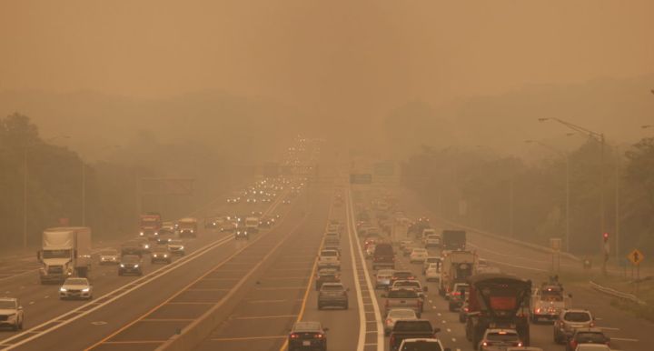 Long Island Expressway covered with smoke from Canadian wildfires