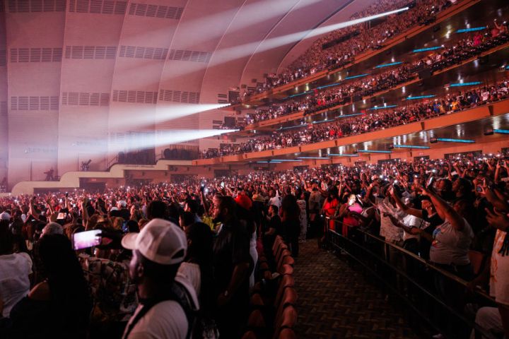 Radio City Music Hall Packed For DJ Cassidy's 'Pass The Mic LIVE!'