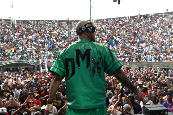 Swizz Beatz honors the late DMX on his jersey