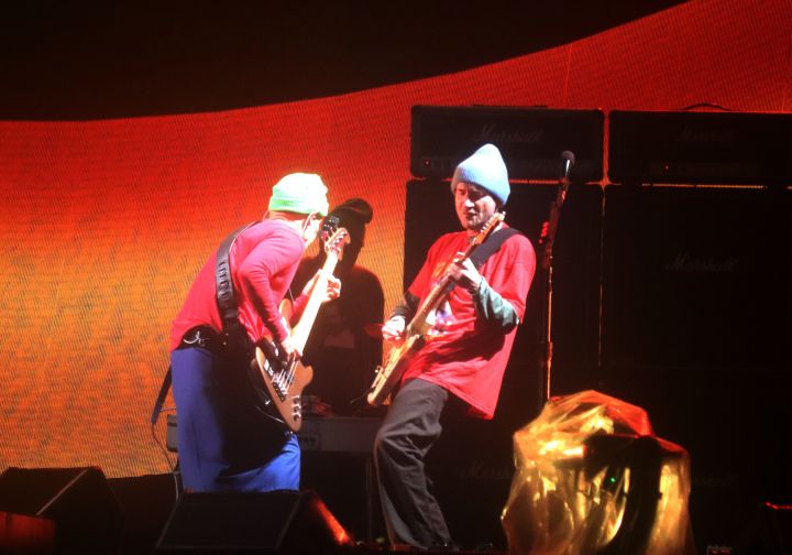 Flea and John Frusciante of Red Hot Chili Peppers rock out at Global Citizen Festival 2023