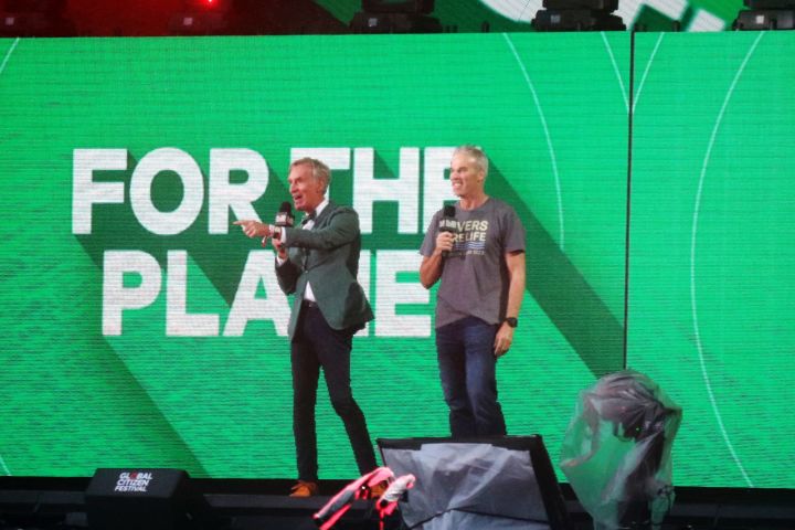 Famed scientist Bill Nye and pro swimmer Lewis Pugh educate the crowd at 2023 Global Citizen Festival