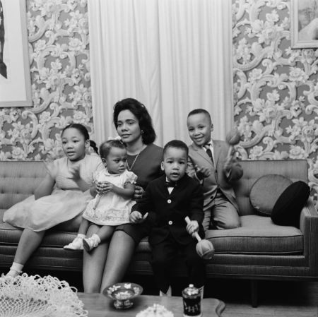 Coretta Scott King with Yolanda (8), Martin Luther King III (6), Dexter (3) and Bernice (11 months) (1964)