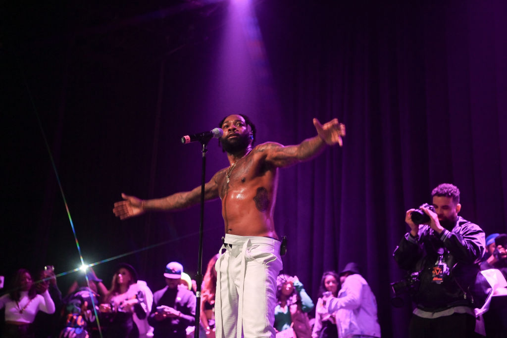 Black male R&B singers Archives - Black America Web