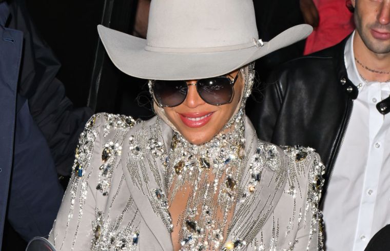 Oklahoma Country Radio Station Got Stung By the Beyhive After Refusing to Play Beyonce's "TEXAS HOLD 'EM"